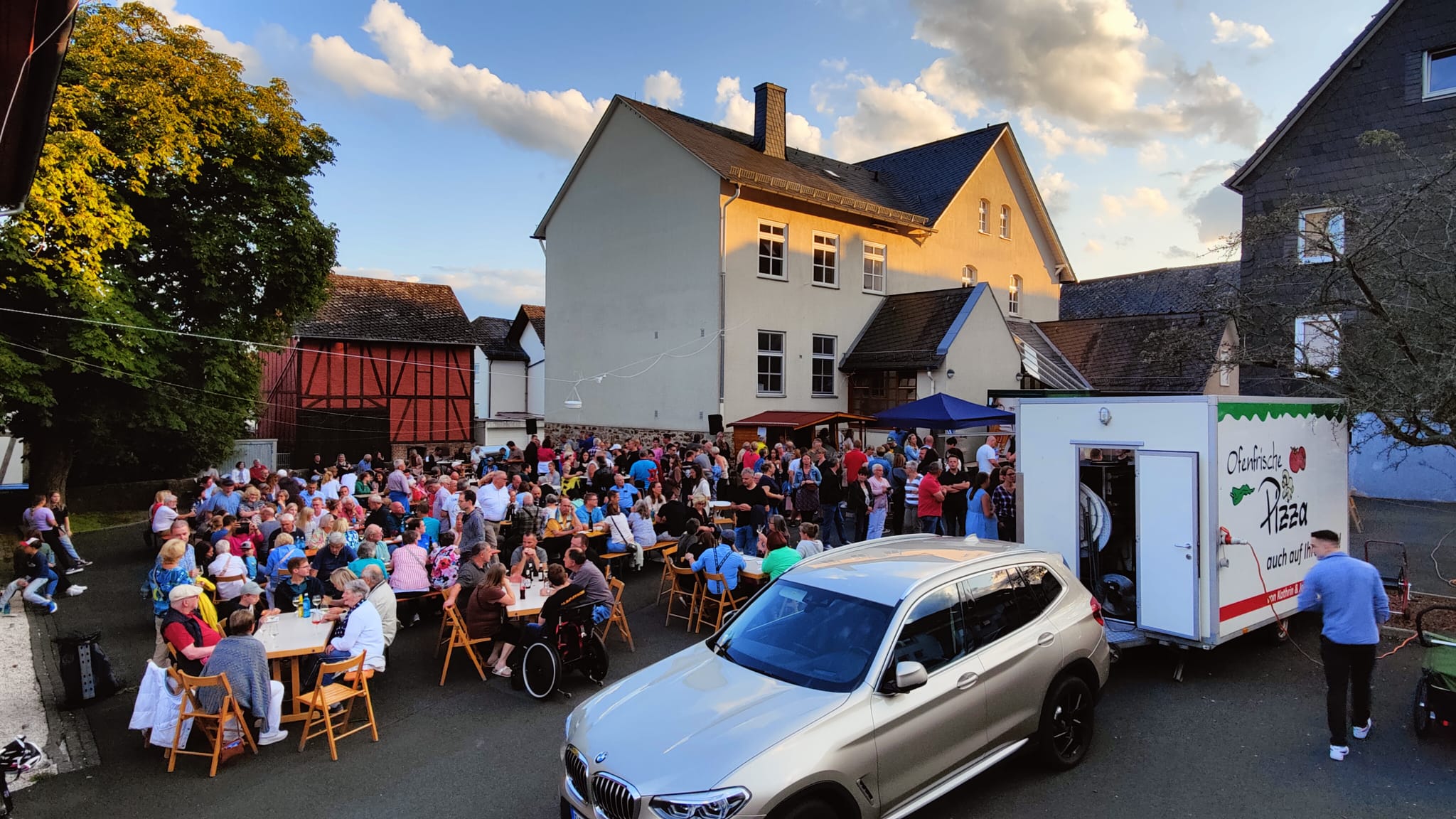 Bild zu Weinfest-Premiere in Manderbach